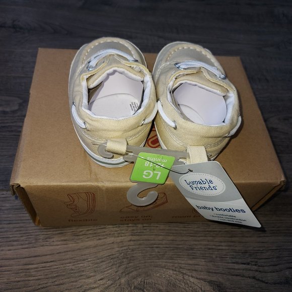 LUVABLE FRIENDS Baby Booties Size 12-18 months - Picture 2 of 5